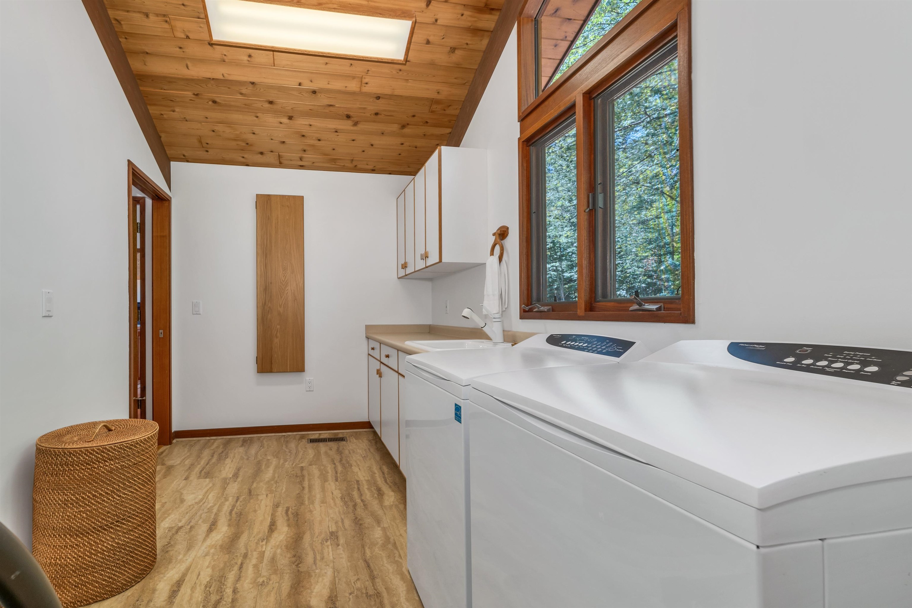 86 Pleasant Street Meredith, NH 03253 - Photo 28 of 58