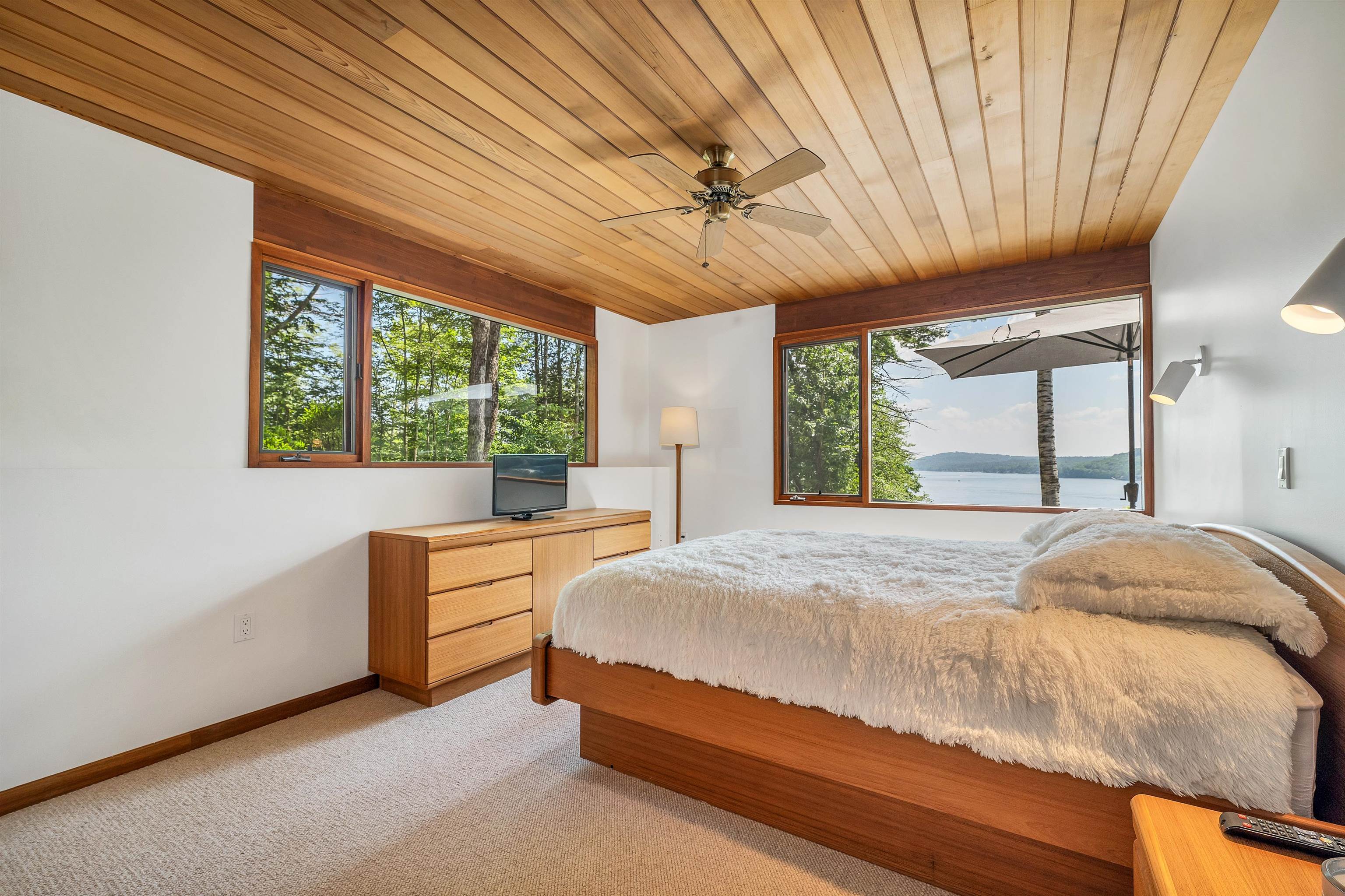 86 Pleasant Street Meredith, NH 03253 - Photo 29 of 58