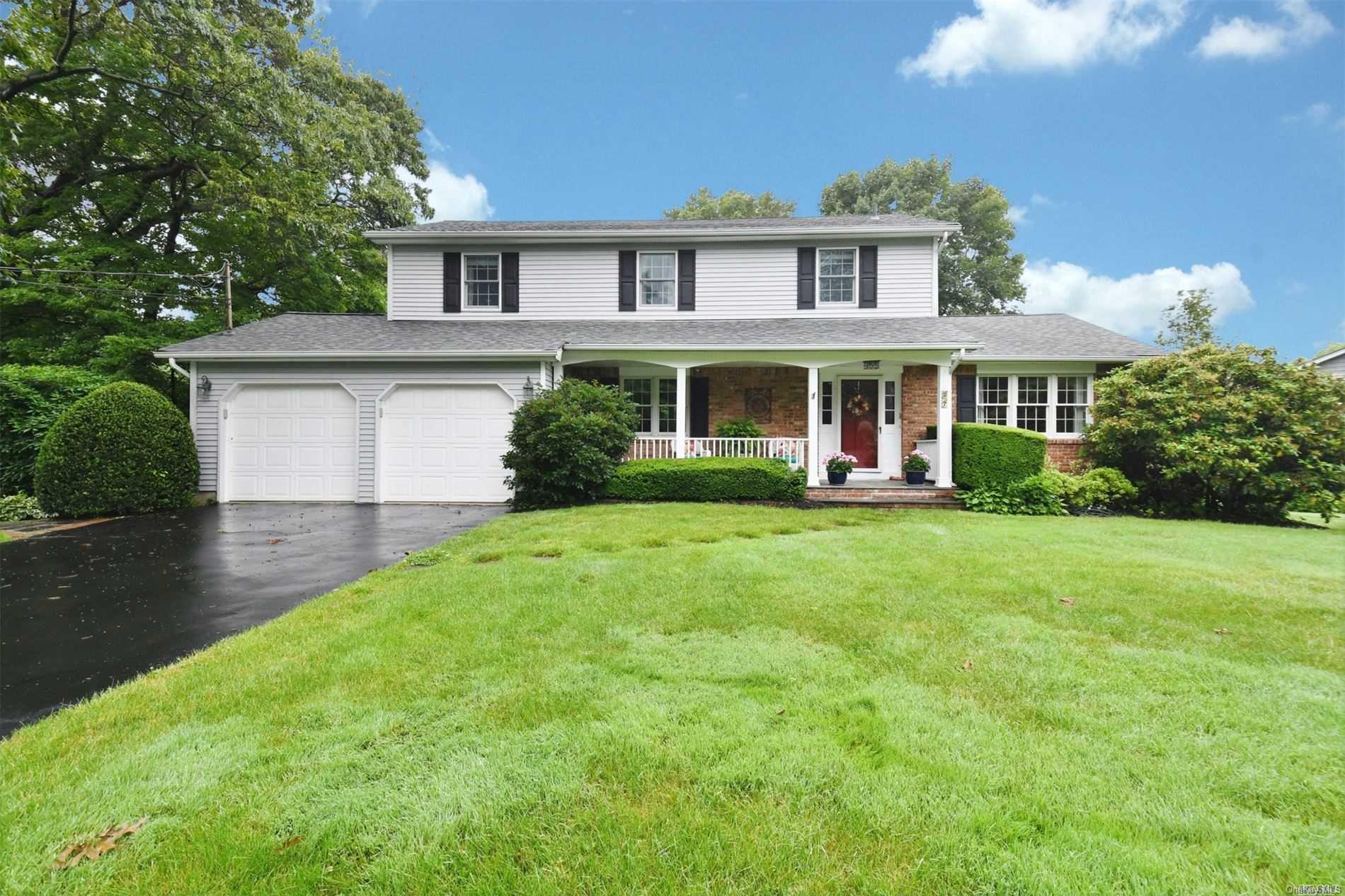 27 East Neck Road Huntington, NY 11743 - Photo 1 of 1