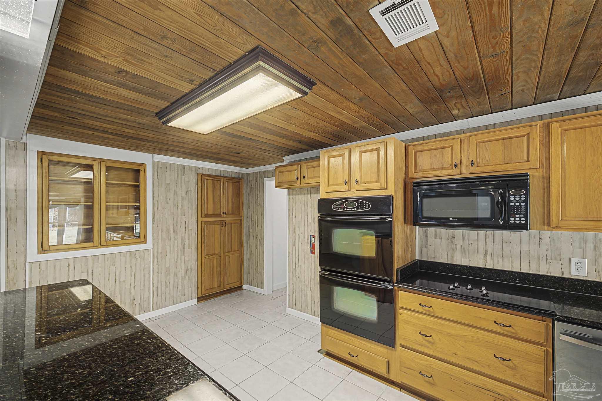 4881 Calvin Drive Milton, FL 32583 - Photo 4 of 24