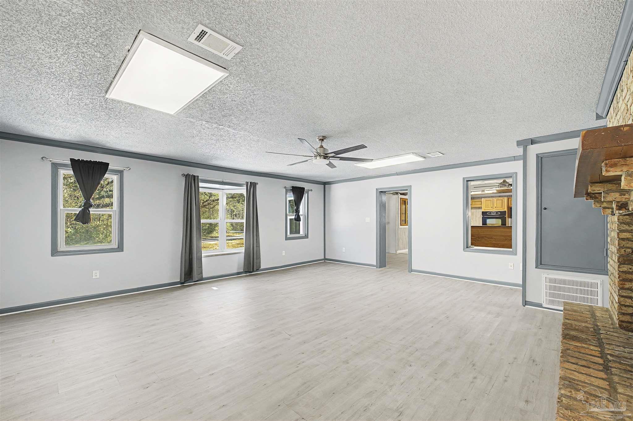 4881 Calvin Drive Milton, FL 32583 - Photo 6 of 24 great room