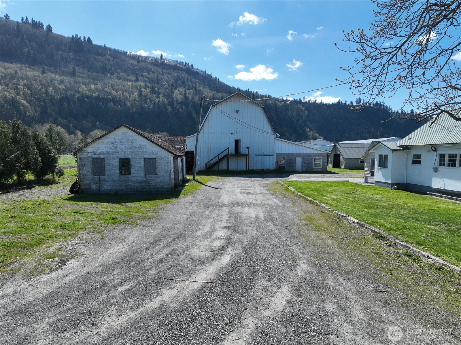 5419 Hillview Road Sumas, WA 98295 - Photo 9 of 38