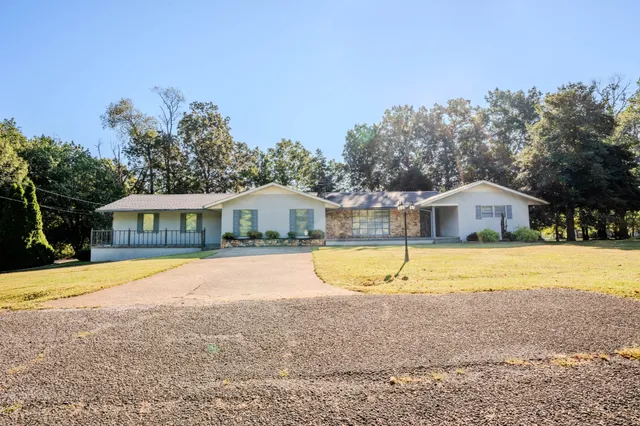 $459,900 | 499 Pettus Street, Lawrenceburg, TN 38464