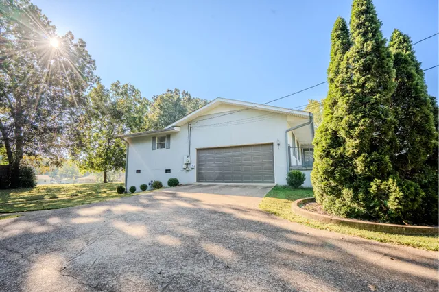 $459,900 | 499 Pettus Street, Lawrenceburg, TN 38464