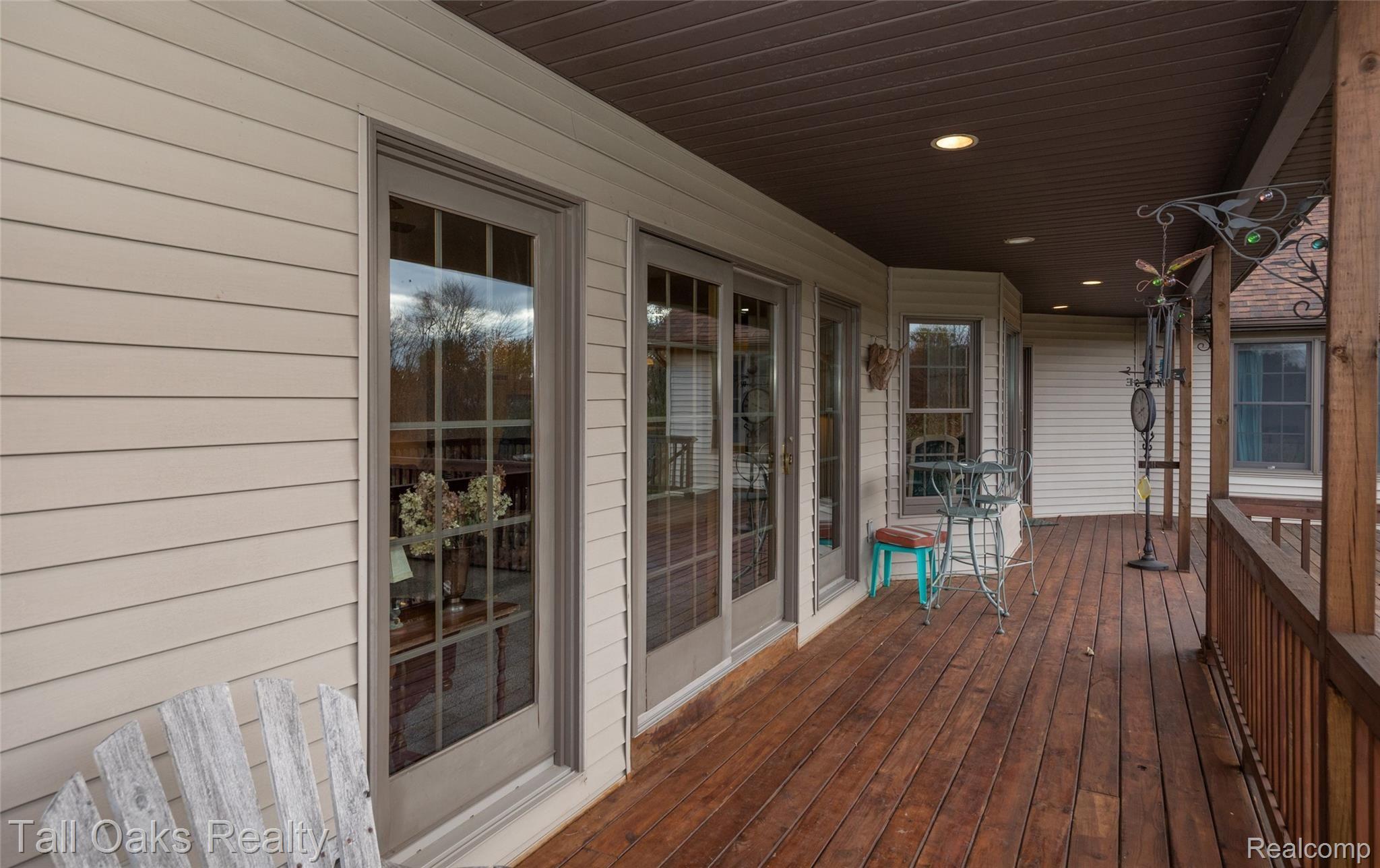 2636 North Lapeer Road Lapeer, MI 48446 - Photo 28 of 52 Back deck.jpg