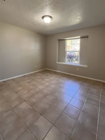 $2,100 | 16450 Hibiscus Lane, Friendswood, TX 77546