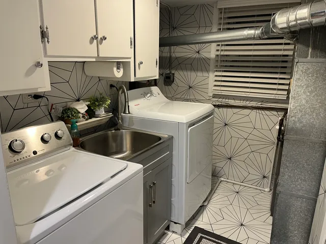 $450,000 | 225 Wickham Drive, Schaumburg, IL 60193