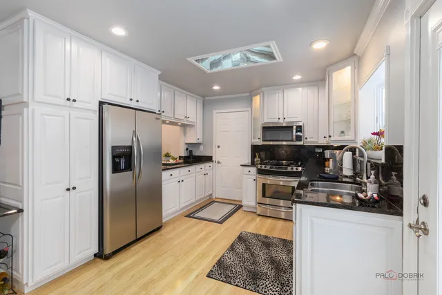 $450,000 | 225 Wickham Drive, Schaumburg, IL 60193