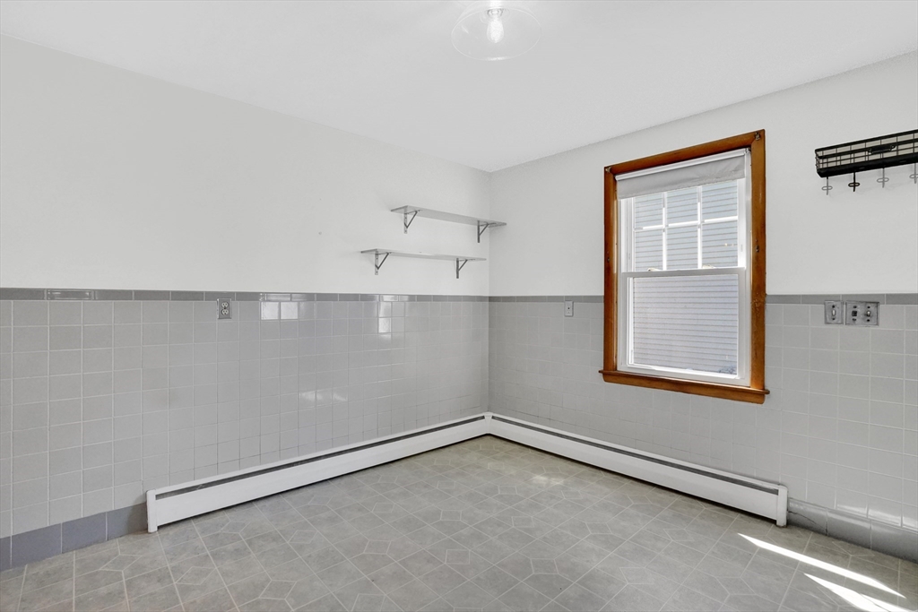 267 Connecticut Avenue Springfield, MA 01104 - Photo 7 of 41
