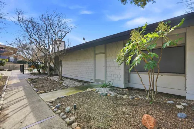 $349,999 | 1443-1443 Marchbanks Drive, Unit 2, Walnut Creek, CA 94598