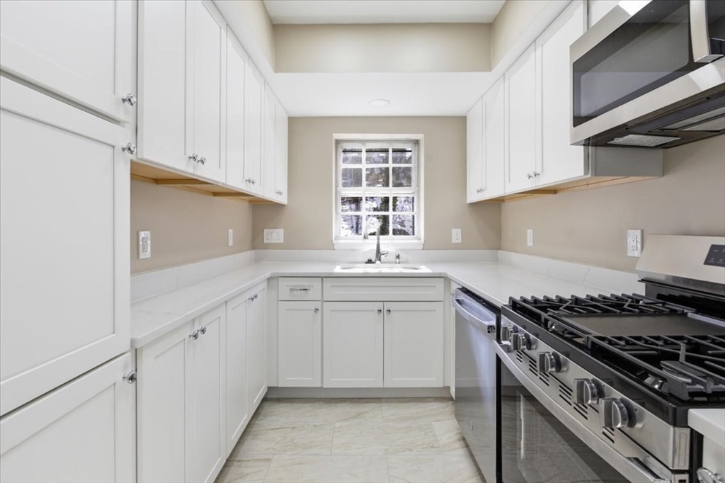 116 Lake Shore Road, Unit 4 Boston, MA 02135 - Photo 5 of 22