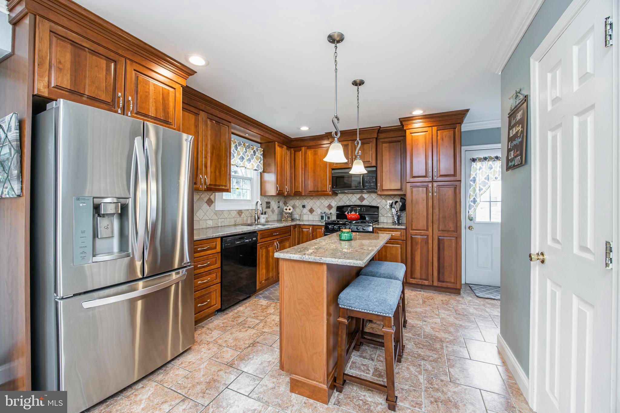 1327 Leedom Road Havertown, PA 19083 - Photo 16 of 45 Beautifully Updated Kitchen