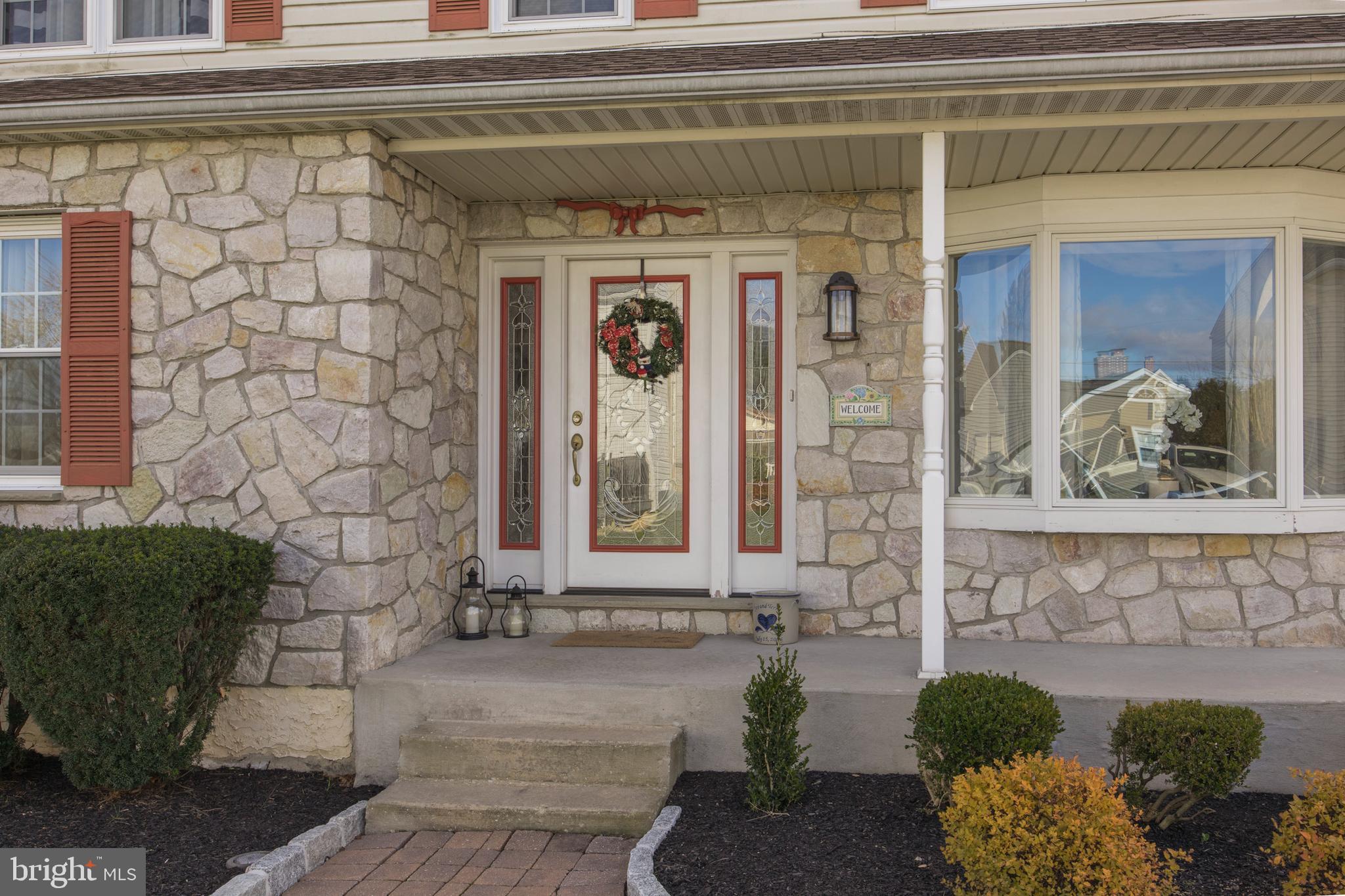 1327 Leedom Road Havertown, PA 19083 - Photo 3 of 45 Elegant Leaded Beveled Glass Front Door