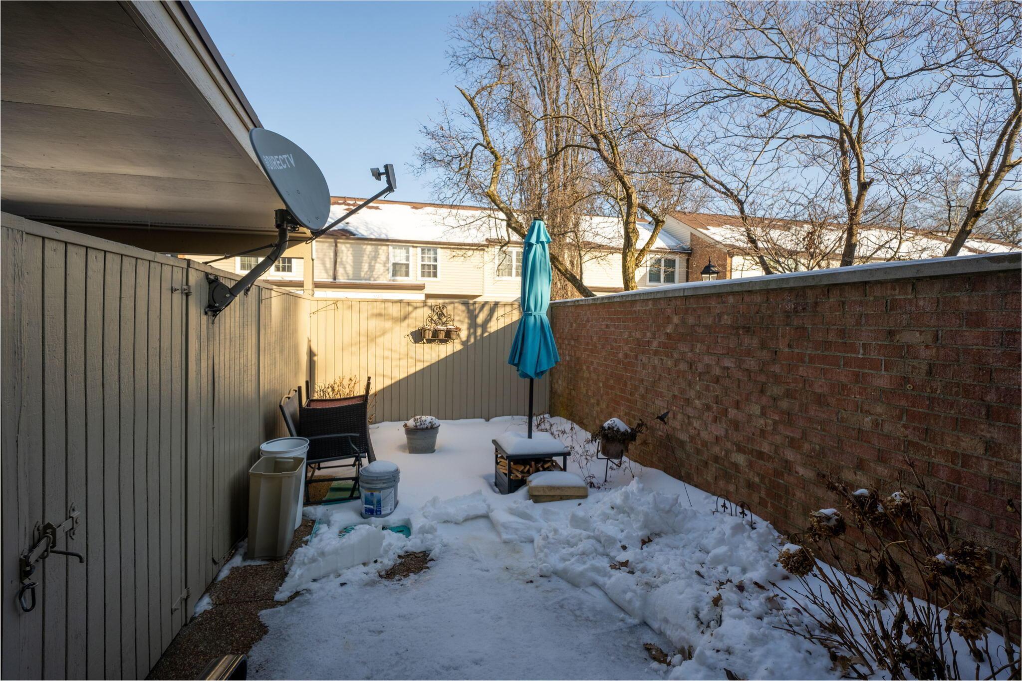 5123 Ranstead Court Columbus, OH 43220 - Photo 44 of 48 Too bad it's winter - just think about how great you're going to make this patio!