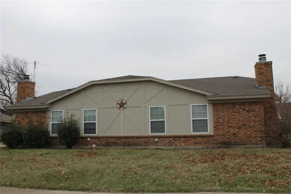 a house that has a lot of windows in it