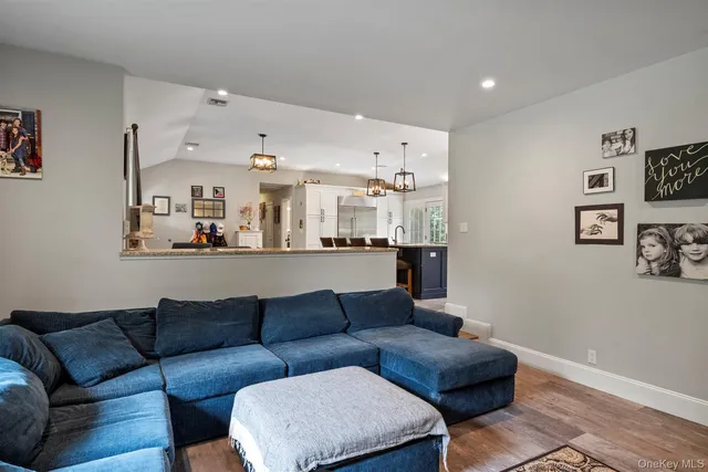 $1,399,900 | 24 Canvasback Lane, East Quogue, NY 11942