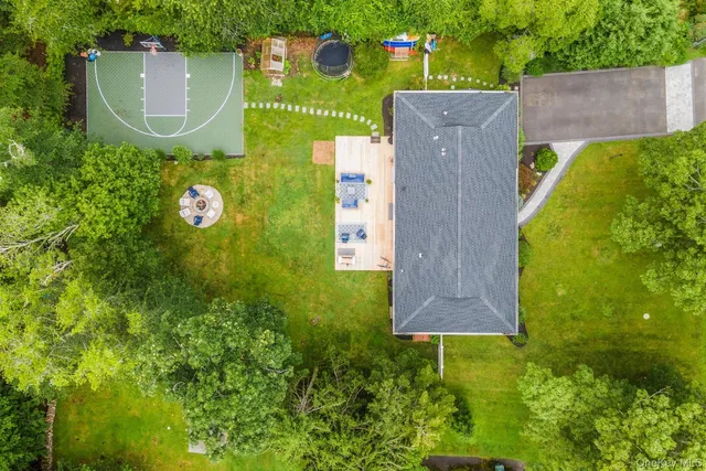 $1,399,900 | 24 Canvasback Lane, East Quogue, NY 11942