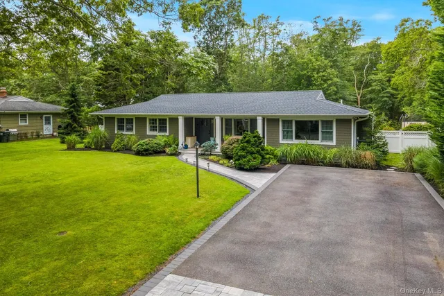 $1,399,900 | 24 Canvasback Lane, East Quogue, NY 11942