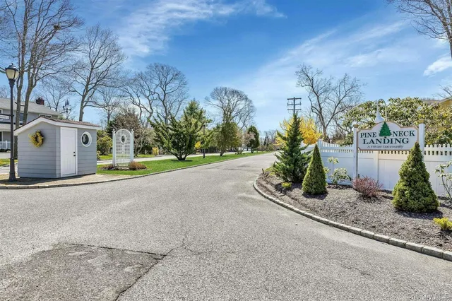 $1,399,900 | 24 Canvasback Lane, East Quogue, NY 11942