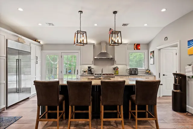 $1,399,900 | 24 Canvasback Lane, East Quogue, NY 11942