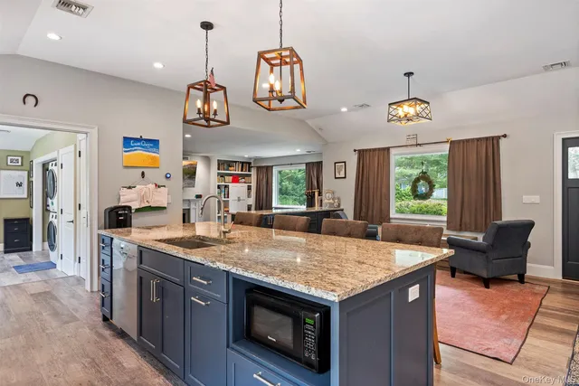 $1,399,900 | 24 Canvasback Lane, East Quogue, NY 11942