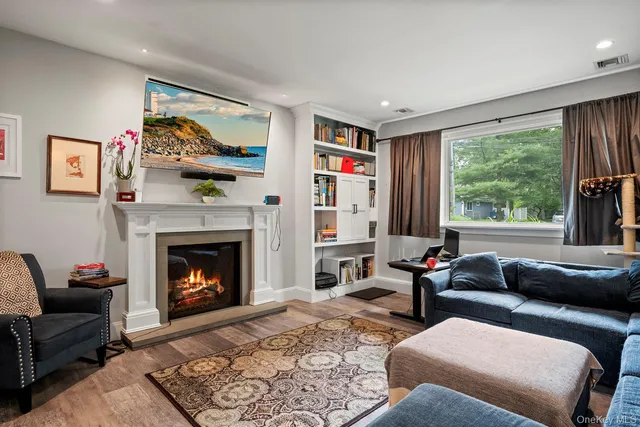 $1,399,900 | 24 Canvasback Lane, East Quogue, NY 11942