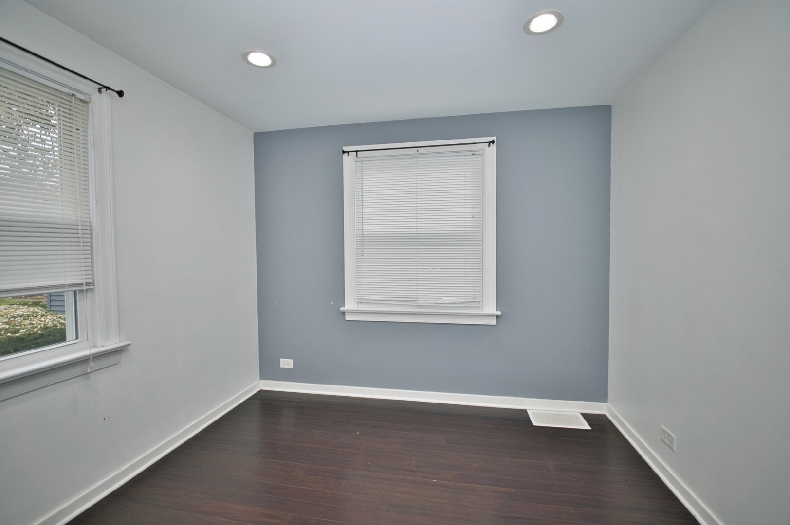 4122 Clinton Avenue Stickney, IL 60402 - Photo 12 of 44 an empty room with a window