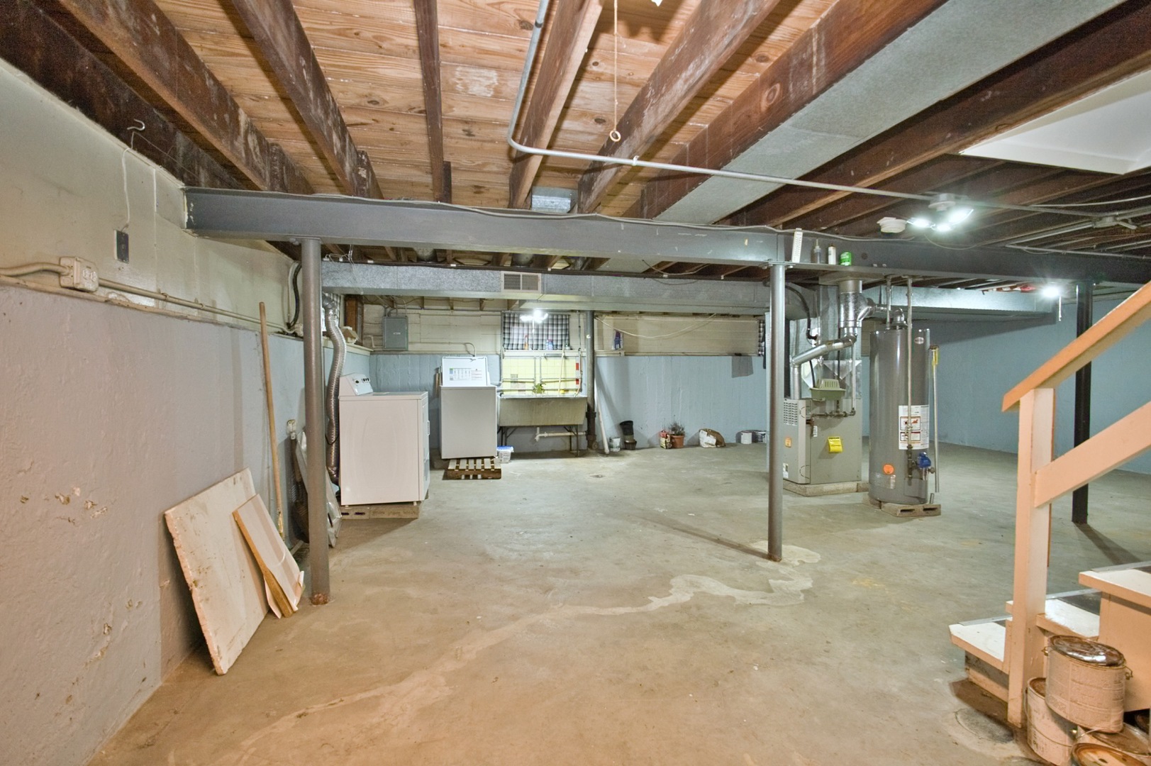 4122 Clinton Avenue Stickney, IL 60402 - Photo 24 of 44 a view of a room with gym equipment