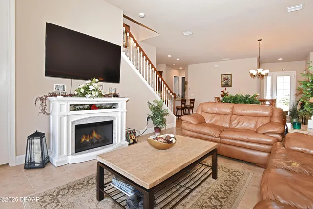 $2,600 | 6356 Hanfield Drive, Port Orange, FL 32128