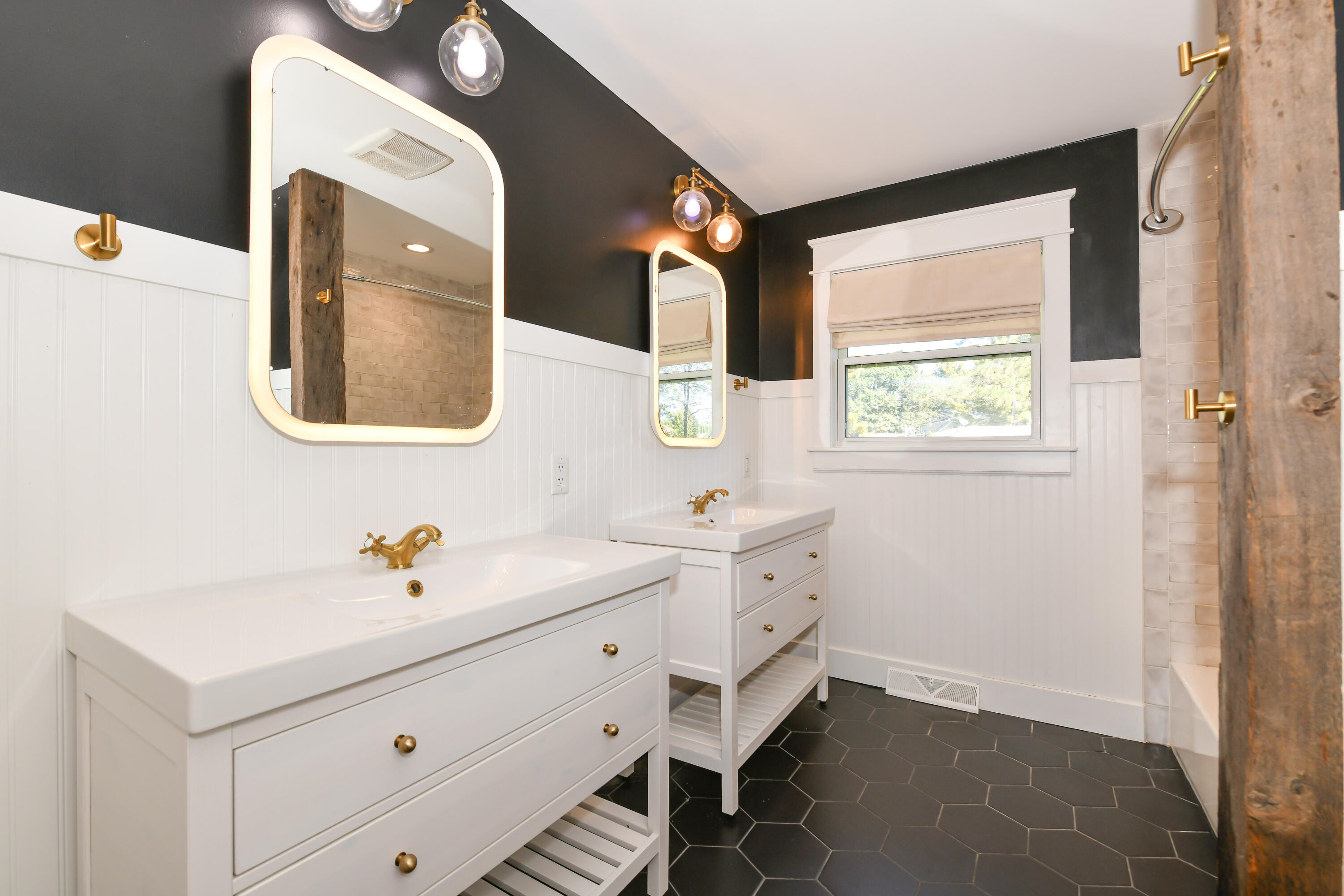 3405 County Rd O South Delavan, WI 53115 - Photo 7 of 39 Bathroom 1