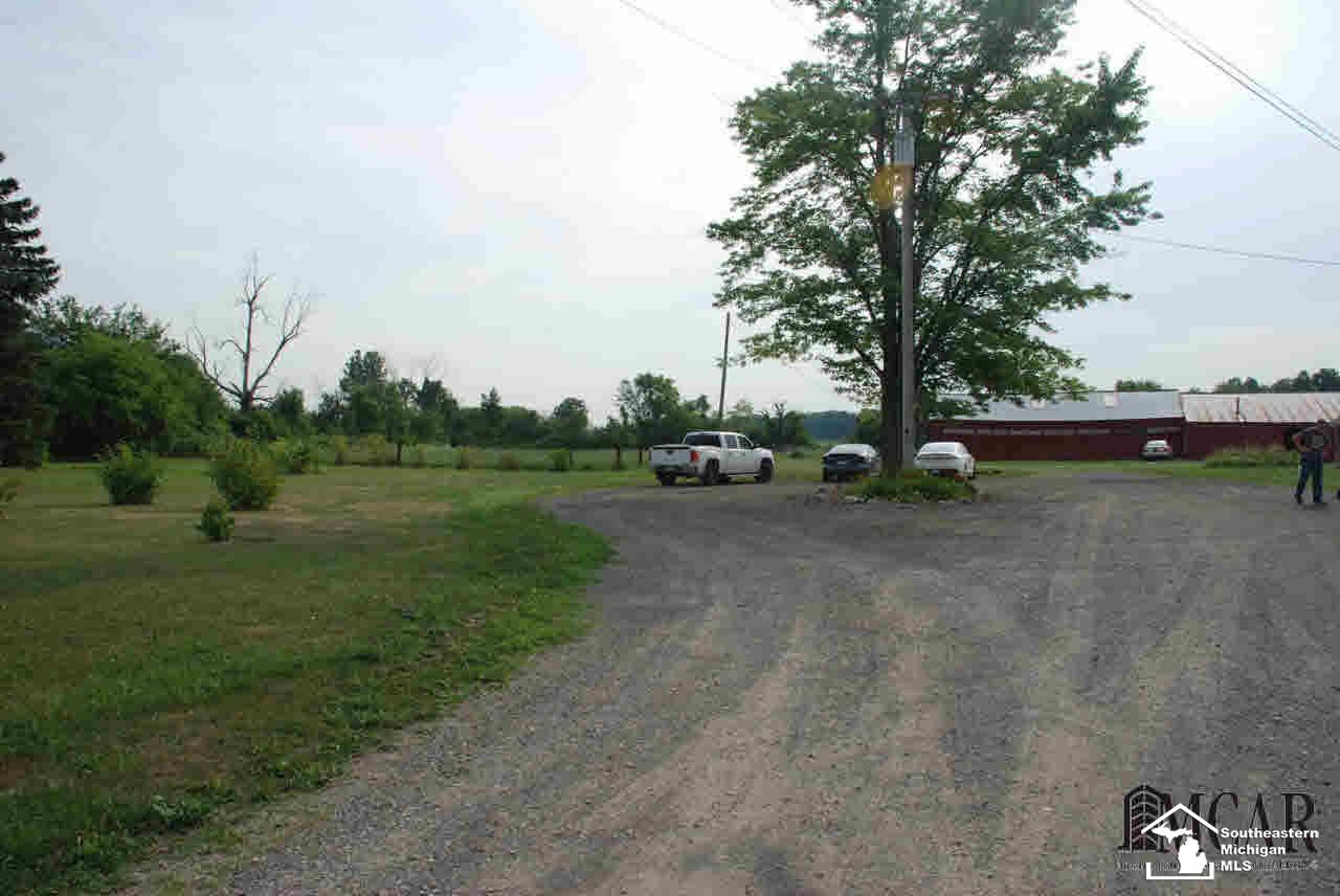 11074 Finzel Road Carleton, MI 48117 - Photo 32 of 41