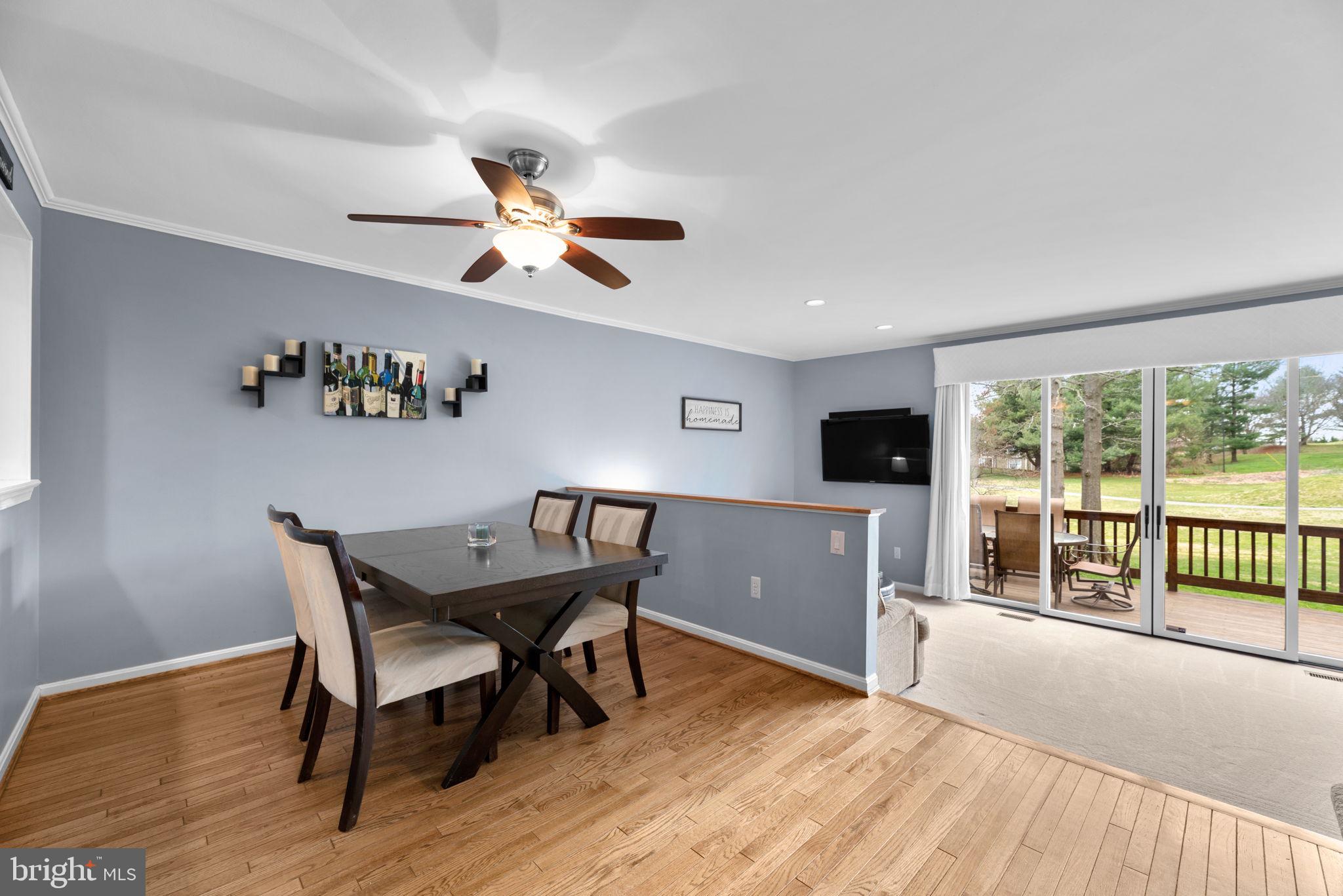 5239 Columbia Road, Unit 5 70 Columbia, MD 21044 - Photo 14 of 59 Main level, large dining area.