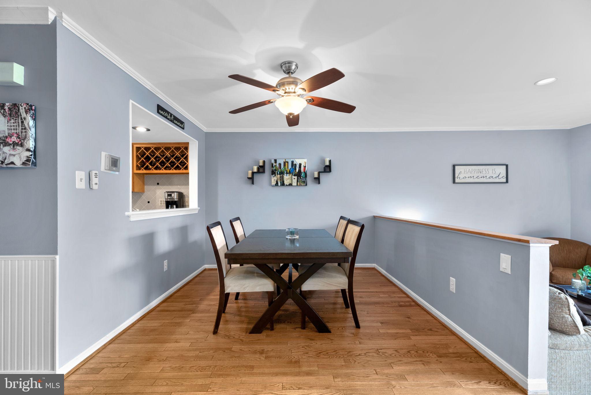 5239 Columbia Road, Unit 5 70 Columbia, MD 21044 - Photo 15 of 59 Main level, dining area/wood floor.