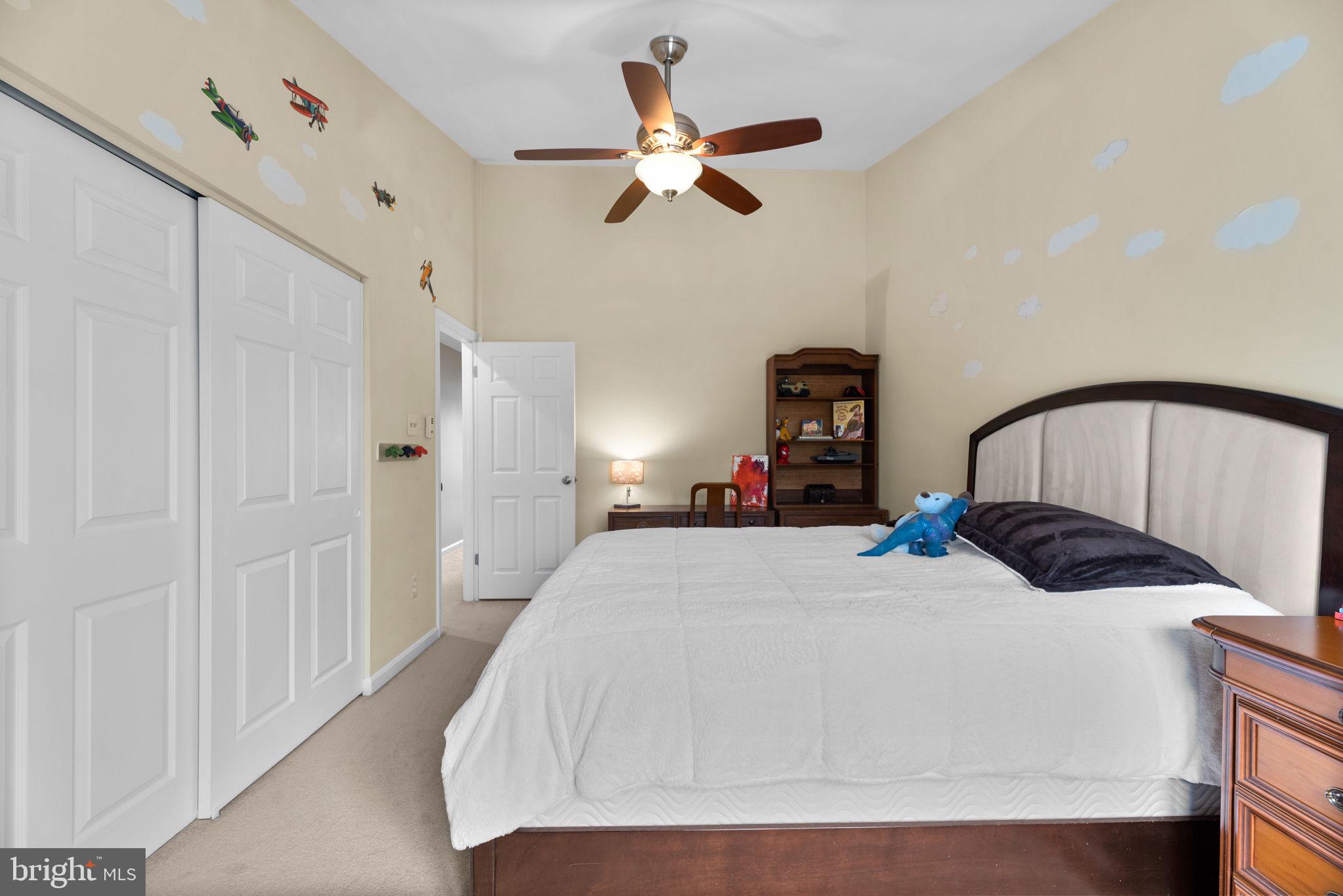 5239 Columbia Road, Unit 5 70 Columbia, MD 21044 - Photo 29 of 59 Second level; bedroom II, vaulted ceilings.