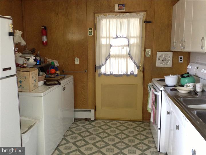 272 Yorkshire Road Fairless Hills, PA 19030 - Photo 6 of 15 Kitchen