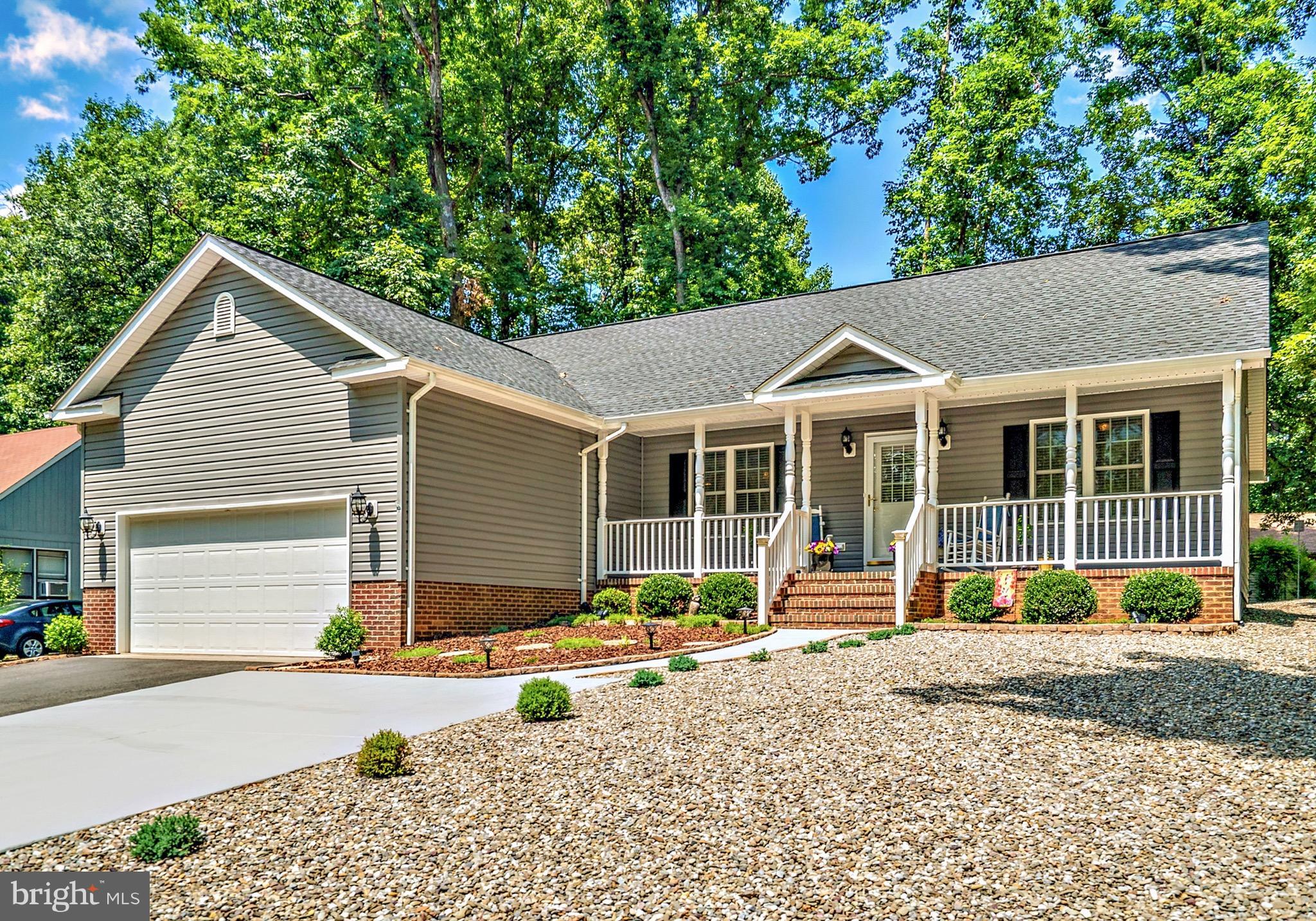 212 Skyline Road Locust Grove, VA 22508 - Photo 2 of 29 Exterior (Front)