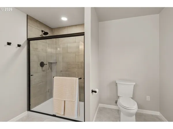 $749,000 | 1030 Southwest Sw River, Grants Pass, OR 97527