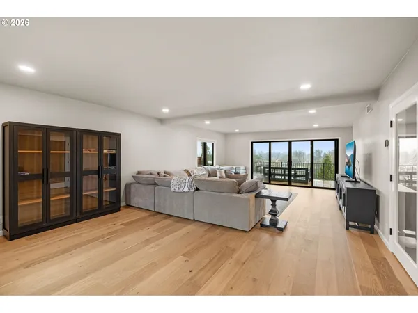 $749,000 | 1030 Southwest Sw River, Grants Pass, OR 97527