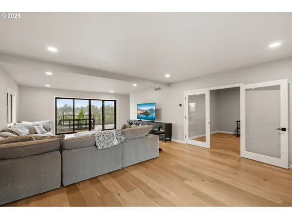 $749,000 | 1030 Southwest Sw River, Grants Pass, OR 97527