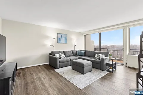 $125,000 | 1 Horizon Road, Unit 806, Fort Lee, NJ 07024