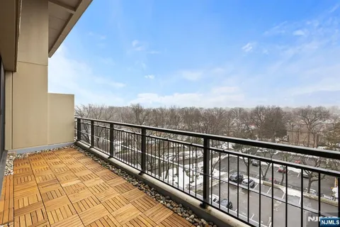 $125,000 | 1 Horizon Road, Unit 806, Fort Lee, NJ 07024