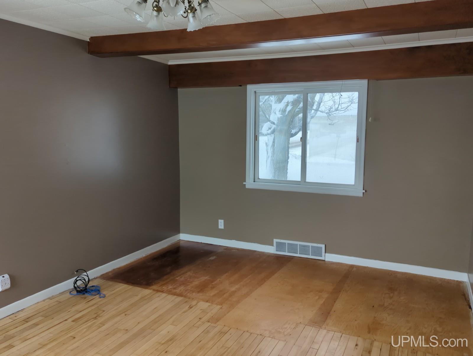 585 Rd PI Ishpeming, MI 49849 - Photo 3 of 33 Gallery Image 3