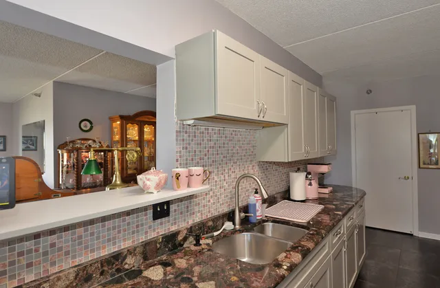 $360,000 | 333 Lake Avenue, Unit 401, Racine, WI 53403