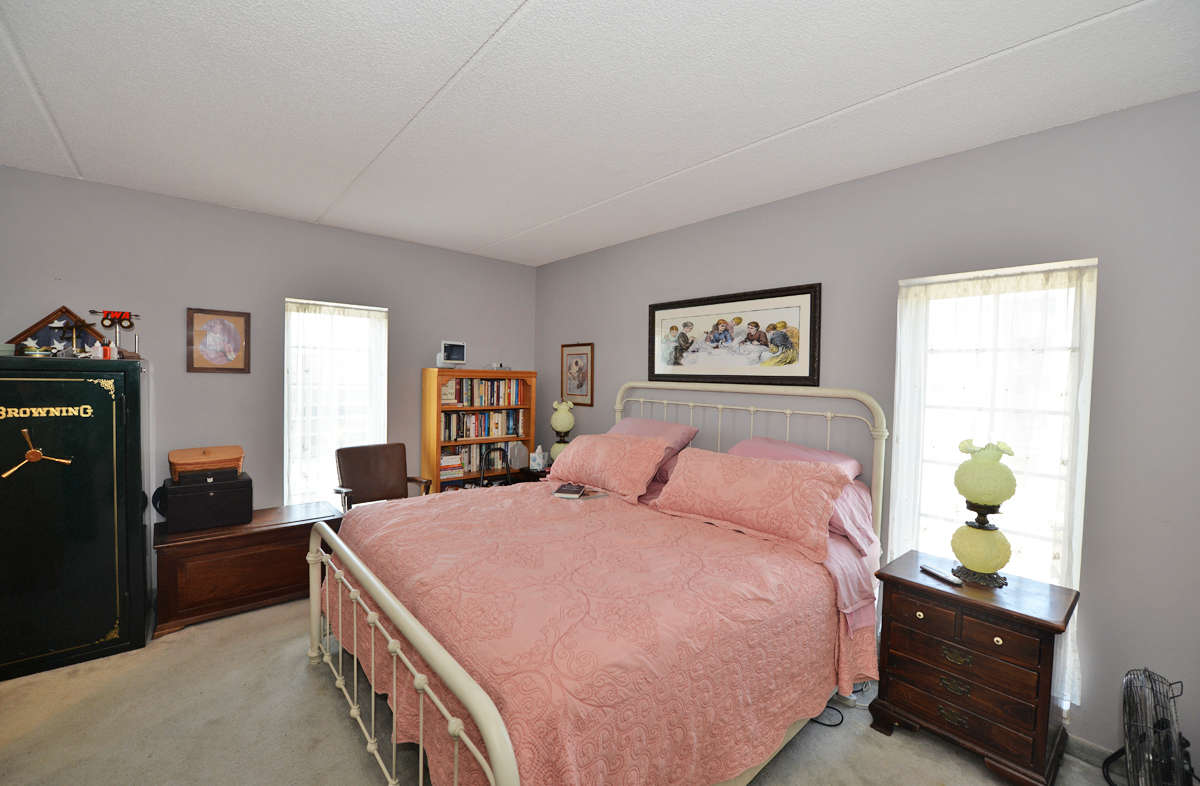 333 Lake Avenue, Unit 401 Racine, WI 53403 - Photo 17 of 38 Photo 17