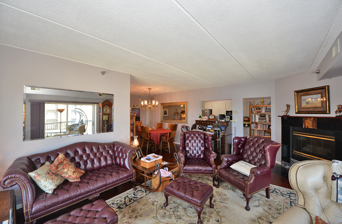 333 Lake Avenue, Unit 401 Racine, WI 53403 - Photo 4 of 38 Photo 4