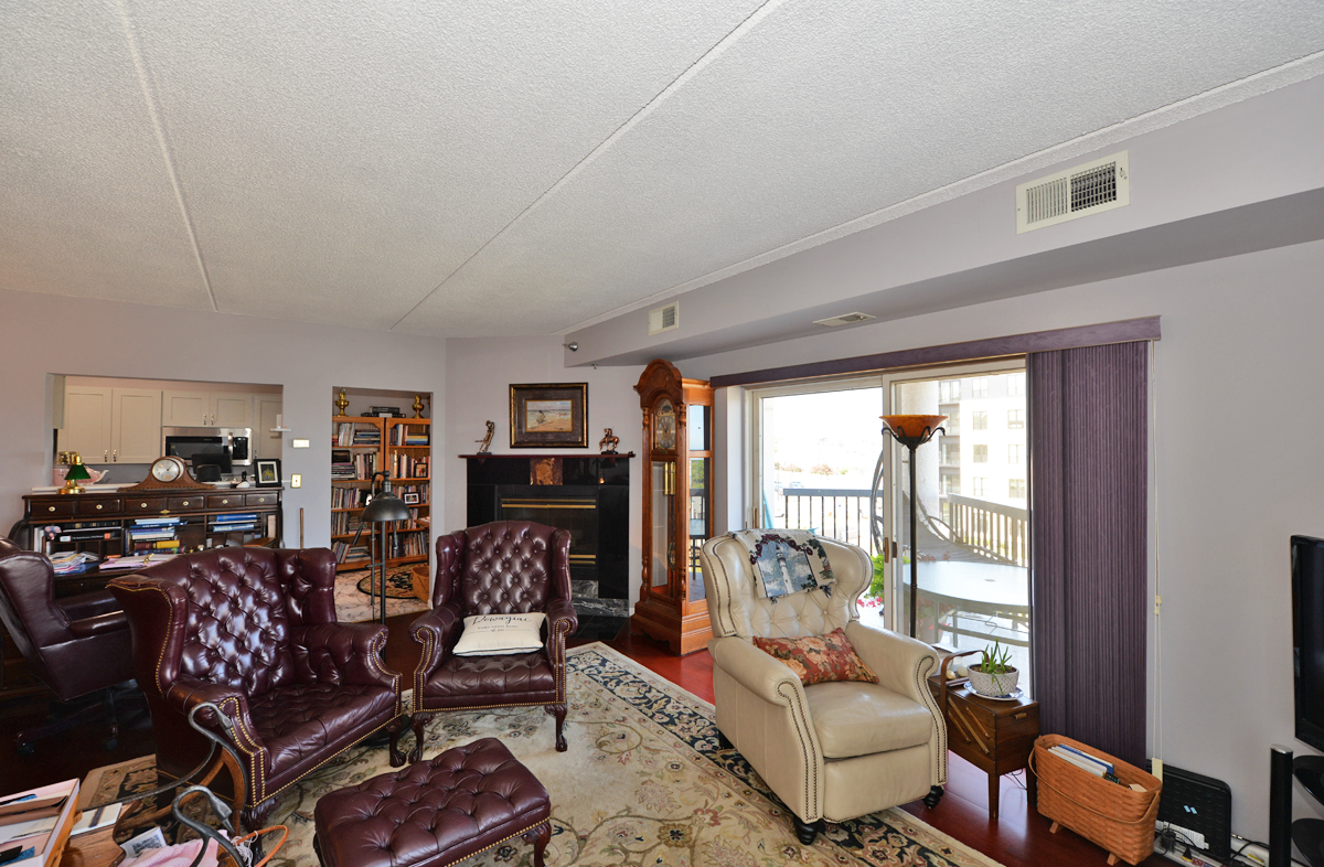 333 Lake Avenue, Unit 401 Racine, WI 53403 - Photo 5 of 38 Photo 5