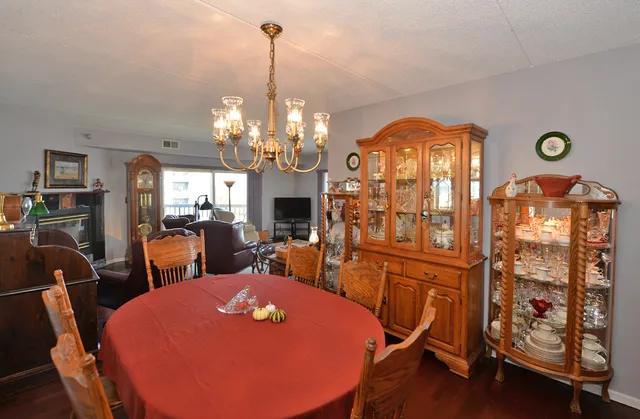 $352,500 | 333 Lake Avenue, Unit 401, Racine, WI 53403