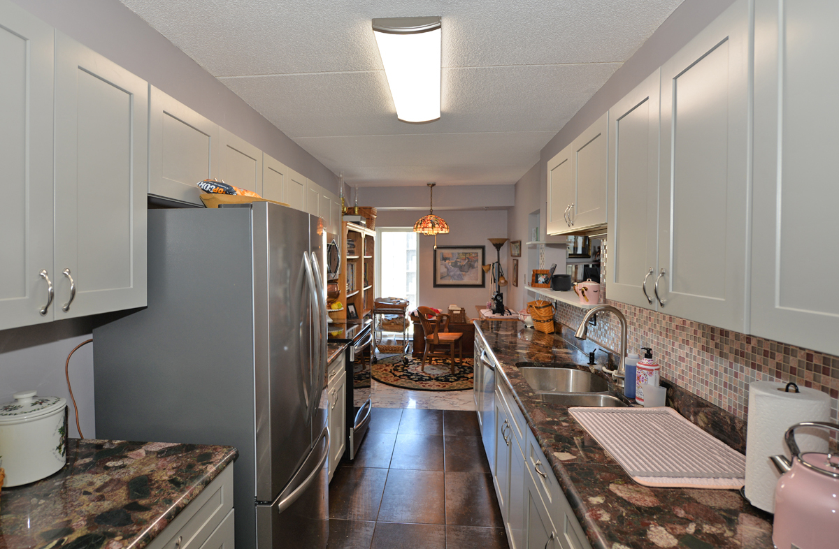 333 Lake Avenue, Unit 401 Racine, WI 53403 - Photo 10 of 38 Photo 10