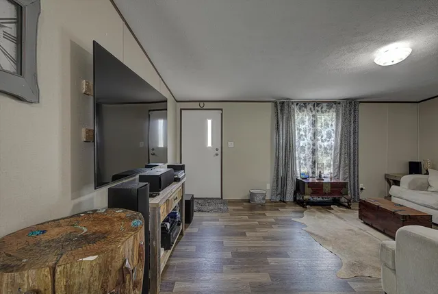 $250,000 | 327 County Road 1915, Warren, TX 77664