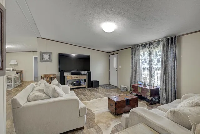 $250,000 | 327 County Road 1915, Warren, TX 77664